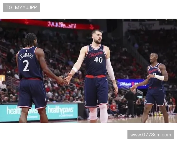 快船全场比分海报见证反弹重返西部第十一战绩升至十四胜二十三负 快船全场比分海报见证反弹重返西部第十一战绩升至十四胜二十三负